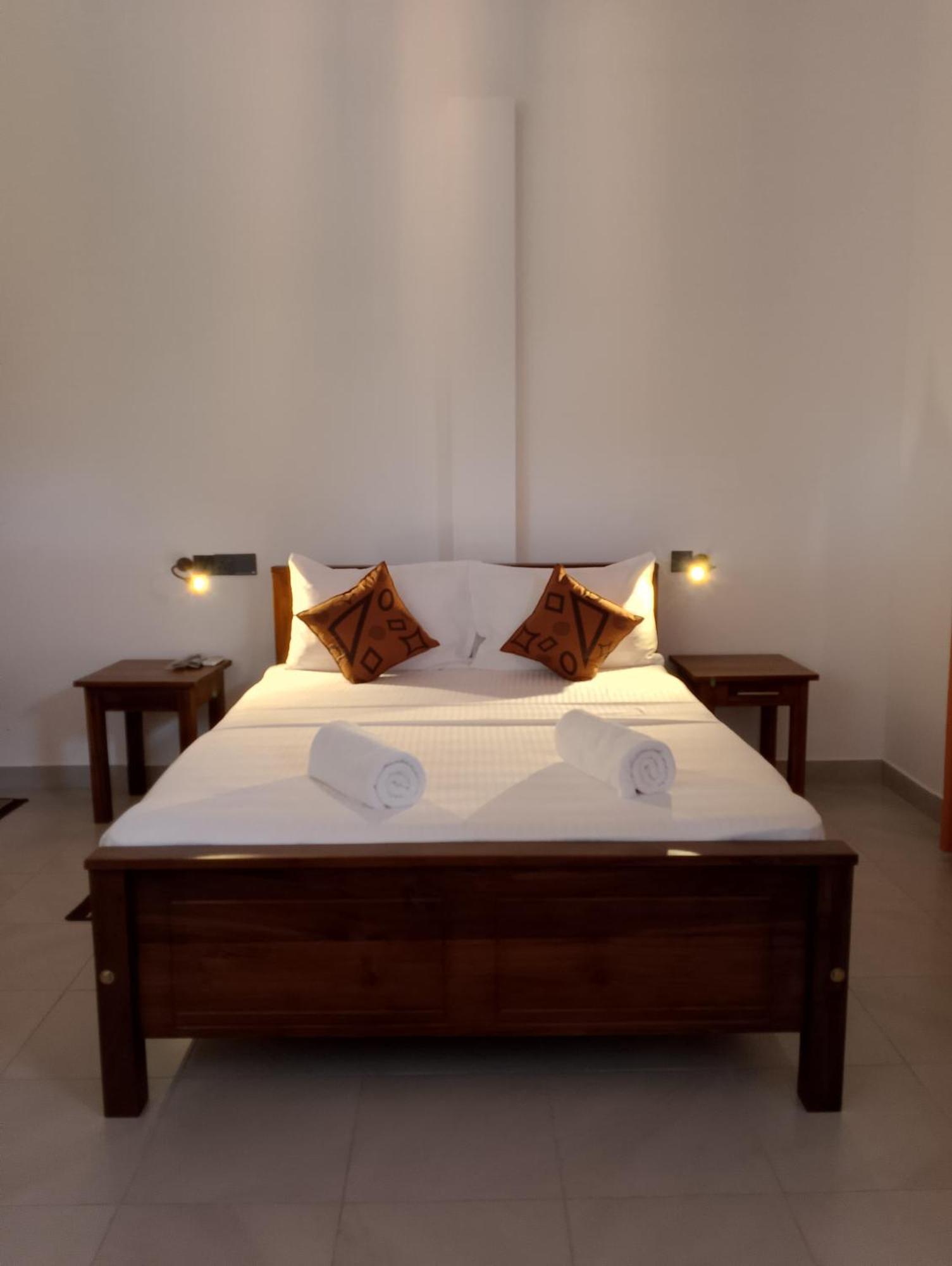Malindu Yala Gate Hotel ทิซซามาฮารามา ภายนอก รูปภาพ