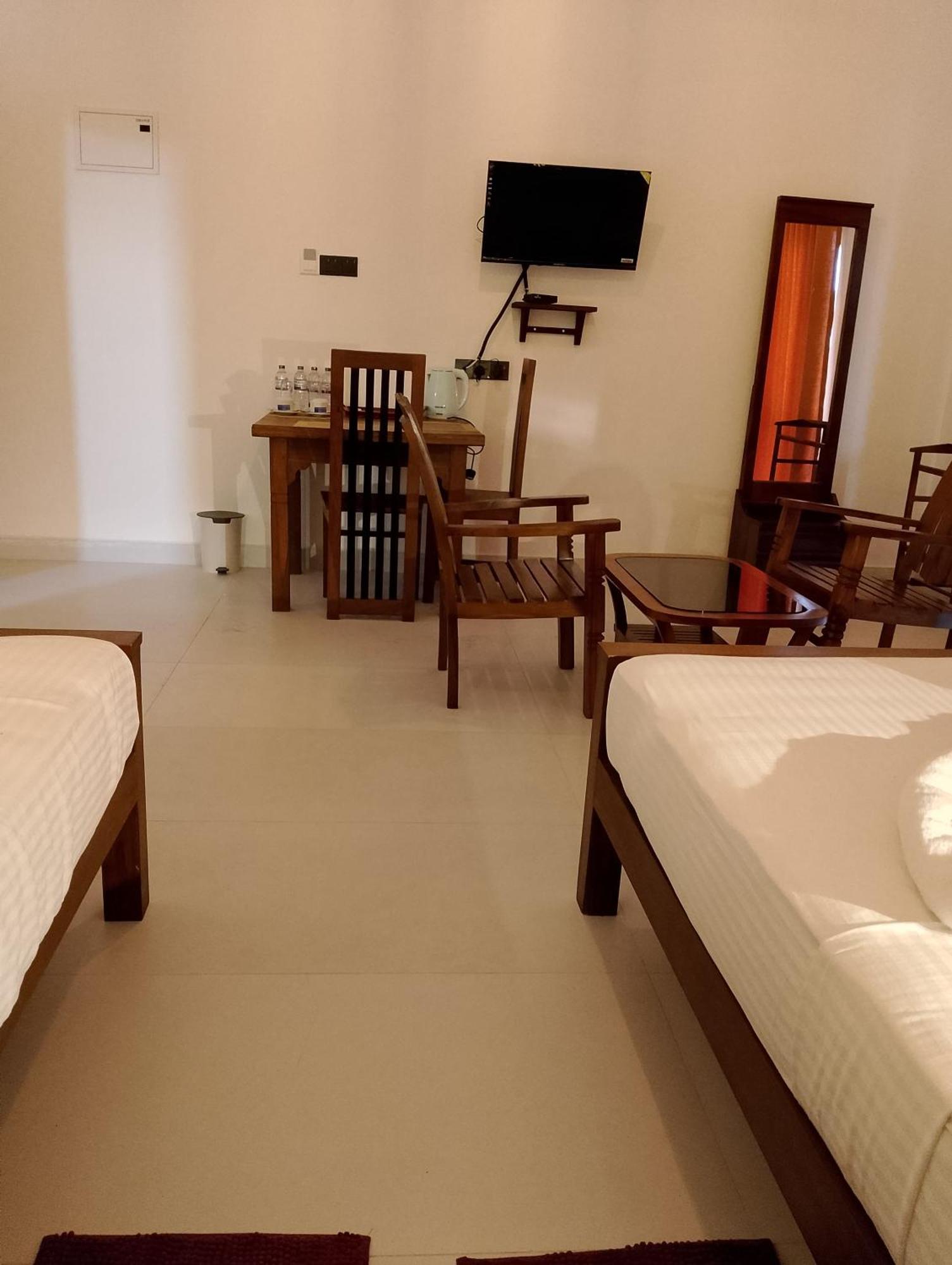 Malindu Yala Gate Hotel ทิซซามาฮารามา ภายนอก รูปภาพ