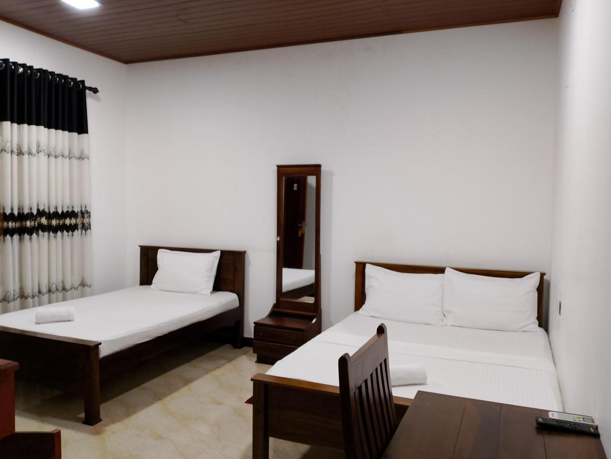 Malindu Yala Gate Hotel ทิซซามาฮารามา ภายนอก รูปภาพ
