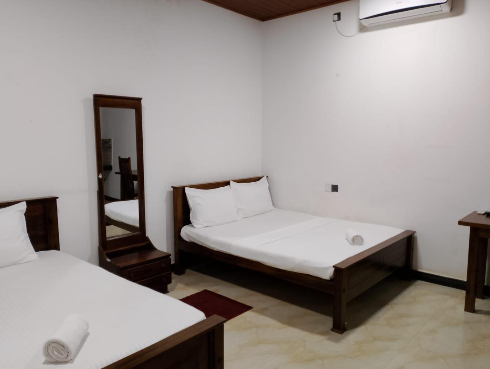 Malindu Yala Gate Hotel ทิซซามาฮารามา ภายนอก รูปภาพ