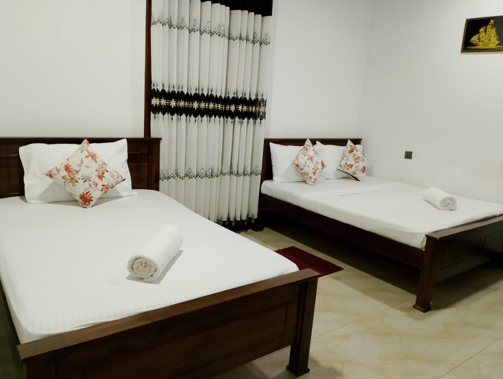 Malindu Yala Gate Hotel ทิซซามาฮารามา ภายนอก รูปภาพ